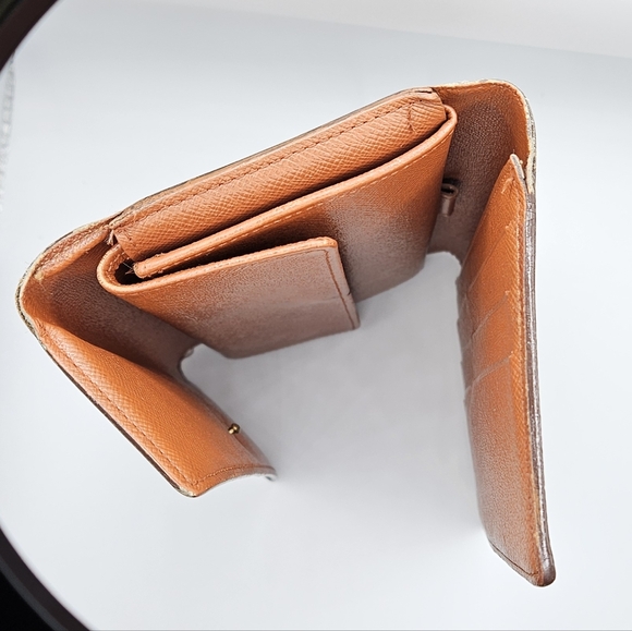 Louis Vuitton Monogram Sarah Wallet - Picture 8 of 12